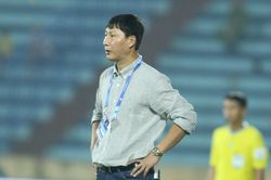 Tuyển Việt Nam: HLV Kim Sang Sik lựa chọn... đánh bắt xa bờ