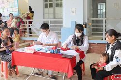 Cải thiện dinh dưỡng, bảo đảm sức khỏe cho trẻ em