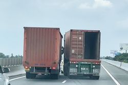 Xe tải và xe container rượt đuổi, chèn ép nhau trên cao tốc qua Long An