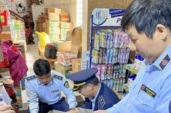 Bắt giữ lô hàng gần 210.000 bao thuốc lá giả