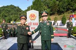 Lực lượng bảo vệ biên giới hai nước Việt Nam - Lào tuần tra chung