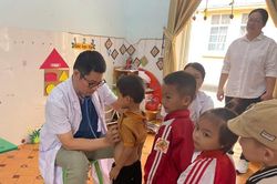 Bệnh viện E (Hà Nội) khám sàng lọc tim miễn phí cho trẻ em tỉnh Lạng Sơn