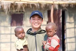 Hành trình từ anh thợ xây đến hiện tại của Quang Linh Vlogs