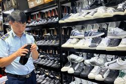 Hải Phòng: Triệt phá cửa hàng thời trang bán hàng giả qua facebook Tùng Gucci