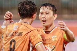 Thủng lưới ở phút 90+4, HAGL lỡ cơ hội chiếm ngôi đầu V.League