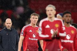 HLV của MU 'phủ nhận' thất bại trước Tottenham, gây tranh cãi lớn bằng một tuyên bố kì lạ