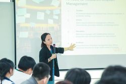 Phụ thuộc quá mức vào AI có thể làm giảm khả năng tự học và phản xạ của học sinh