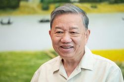 Tổng Bí thư Tô Lâm: 'Thế giới phát triển, chúng ta không thể chậm được'