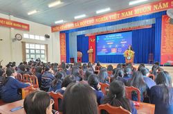 Đà Lạt: Tuyên truyền giáo dục giới tính, chăm sóc sức khỏe sinh sản cho 300 em học sinh