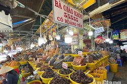Lạc vào 'thủ phủ' khô, mắm