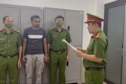 Người đàn ông nước ngoài vận chuyển trái phép 716 viên kim cương qua đường hàng không