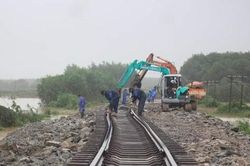 Đường sắt qua tỉnh Quảng Trị đã thông tuyến trở lại