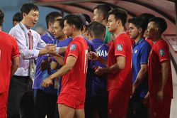 'Bài toán' của HLV Kim Sang Sik