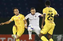 Vòng 6 V-League 2024/25: 'Đèo cao, lối hẹp'