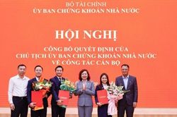 Lãnh đạo Ủy ban Chứng khoán Nhà nước bổ nhiệm ba vụ trưởng