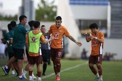 HLV Hoàng Anh Gia Lai lý giải trận thua đậm Bình Dương