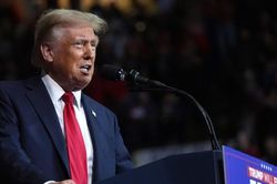 Bầu cử Tổng thống Mỹ: Ông Trump không dẫn đầu ở bang chiến trường nơi từng thắng 2 lần