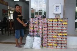 Bắt người đàn ông vận chuyển 158kg pháo lậu từ biên giới về Đồng Nai