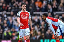 Cuộc đua vô địch Premier League: Arsenal sớm tung cờ trắng, thời cơ vàng cho Liverpool