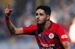 Trình diễn bùng nổ, Leo Artur giúp CLB Công an Hà Nội chiến thắng; Mourinho 'phát cuồng' sau bàn thắng ở phút 90+12