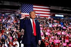 Các cố vấn đề nghị ông Trump bám sát kịch bản trong 24 giờ cuối