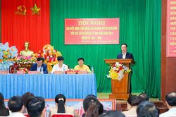 Chủ tịch UBND tỉnh Nguyễn Đức Trung tiếp xúc cử tri huyện Nam Đàn