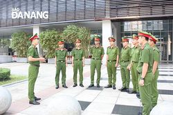 'Vọng gác dân vận khéo, vì nhân dân phục vụ'