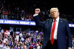 Ông Donald Trump phát biểu mừng chiến thắng, cam kết mang lại 'thời kỳ hoàng kim' cho nước Mỹ