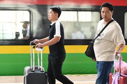 Đường sắt cao tốc: Bàn làm, không bàn lùi