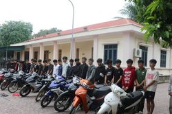 Ngăn chặn, xử lý 2 nhóm thanh thiếu niên lạng lách, đánh võng, gây thương tích cho người đi đường