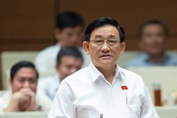 Nhiều học sinh hút thuốc lá điện tử, nung nóng phải nhập viện