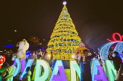 Nhiều hoạt động chào Giáng sinh và năm mới 2025