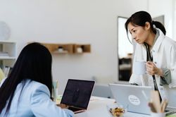 Chuyện gì xảy ra khi nhân viên không tin sếp