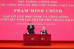 Thủ tướng Phạm Minh Chính gặp gỡ lưu học sinh và cộng đồng người Việt Nam tại Trùng Khánh, Trung Quốc