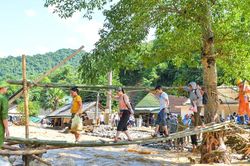 Khi chúng tôi đi và viết