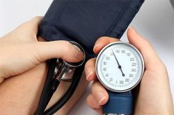 Sơ cứu nhanh khi huyết áp tăng đột ngột