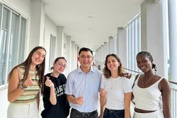 Người đưa du học gần hơn với người Việt