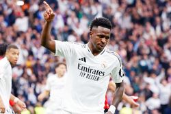 Vinicius Jr lập hat-trick, Real Madrid thắng 4 sao trước Osasuna, tạm chấm dứt cơn khủng hoảng