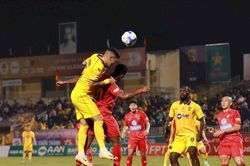 Sông Lam Nghệ An trắng tay trong trận Derby Bắc Trung bộ