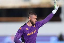 Cựu thủ môn nổi tiếng của MU kiến tạo gây sốt ở Serie A, giúp đội nhà bay cao