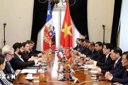 Chủ tịch nước Lương Cường hội đàm với Tổng thống Chile Gabriel Boric Font