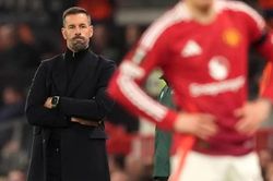 Van Nistelrooy đã để lại gì cho Ruben Amorim ở MU?