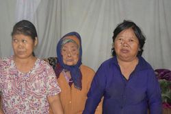 Hoàn cảnh éo le của người mẹ già nuôi 2 con mù lòa