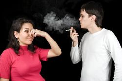 Khói thuốc lá khiến phụ nữ dễ mắc bệnh
