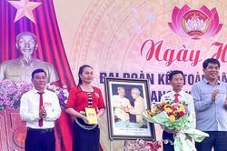 Đại biểu Quốc hội Vi Văn Sơn dự Ngày hội Đại đoàn kết tại huyện Quỳ Hợp