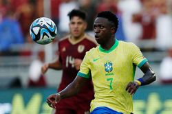 Vinicius tự hủy hoại mình