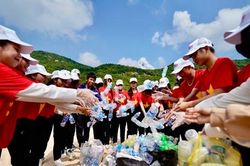 Lễ phát động hưởng ứng chiến dịch bảo vệ môi trường biển với thông điệp Giấc mơ xanh tại Phú Yên