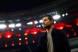 Bayer Leverkusen sa sút: 'Phù thủy' Xabi Alonso hết phép?