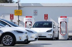 Tesla bất ngờ 'quay xe' ủng hộ xóa bỏ trợ cấp xe điện tại Mỹ
