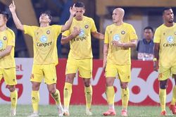 Thanh Hóa dẫn đầu V-League nhờ 'cánh chim lạ' U20, khiến cả V-League phải chú ý